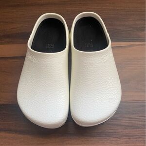 NWT Super Birki White Clog - Great for work!